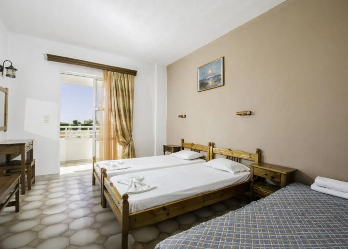 Maroula Blue Studios & Suites