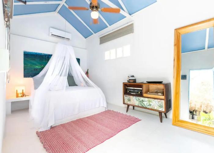 Isla Rosa Boutique by NOMAD GURU