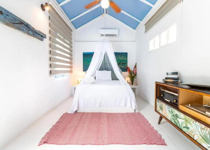 Isla Rosa Boutique by NOMAD GURU