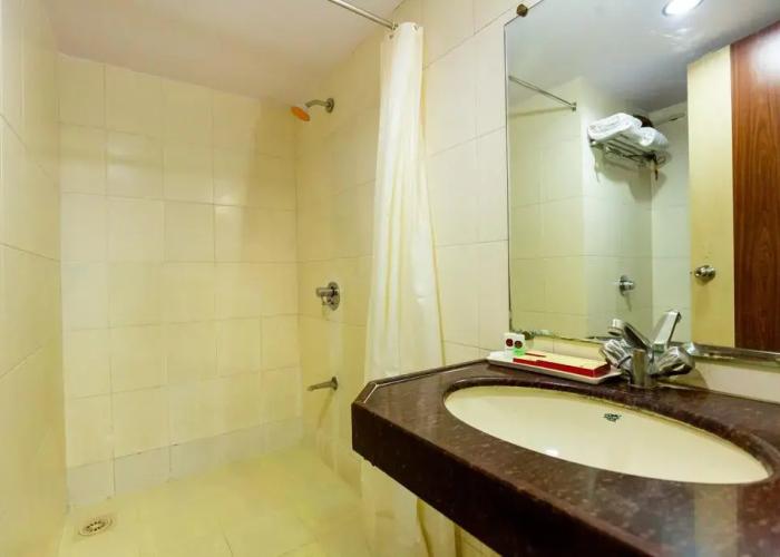 Hotel Express Inn Next To BigBazar	