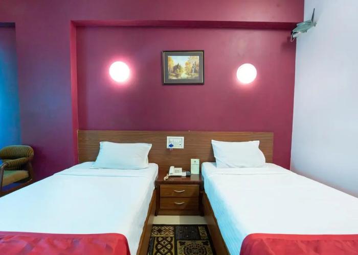 Hotel Express Inn Next To BigBazar	