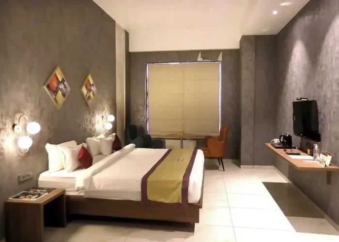 Hotel Reyansh Pride
