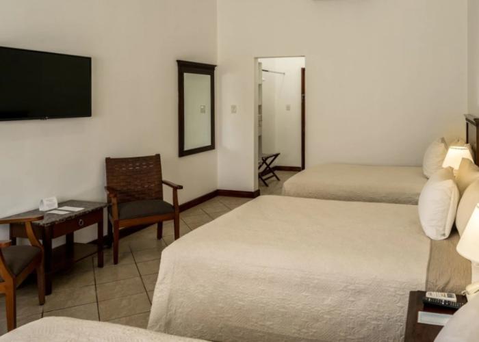 Hotel Cayman Suites