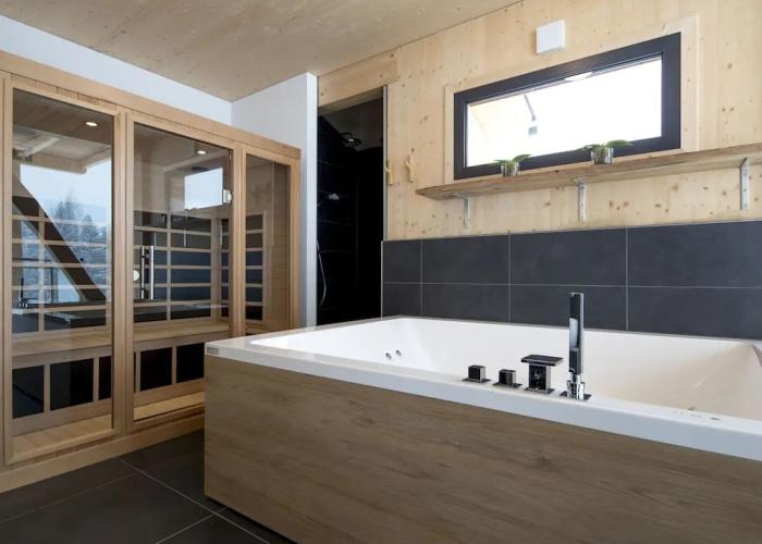 Chalet With Panoramic Sauna
