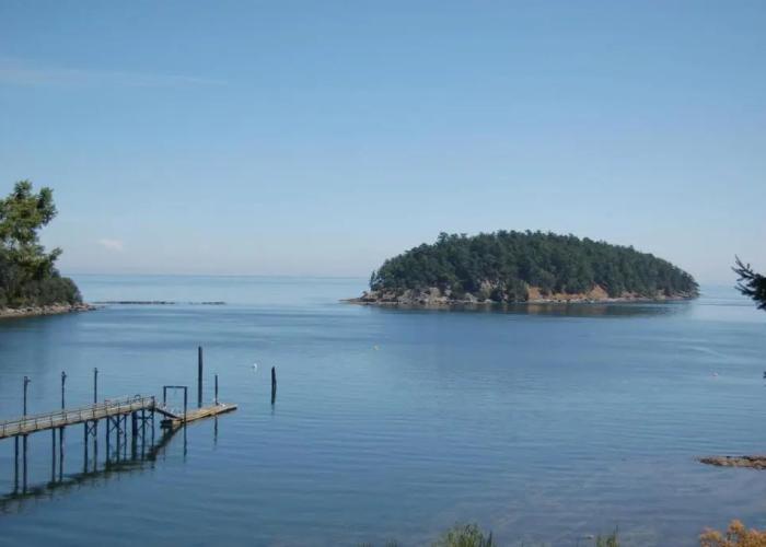 Mayne Island Resort