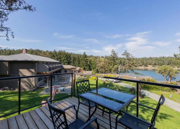 Mayne Island Resort