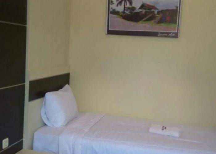 Galaxy Inn Hotel Baubau