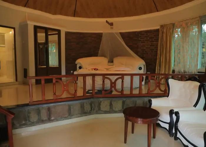 Lewi Resort and Spa