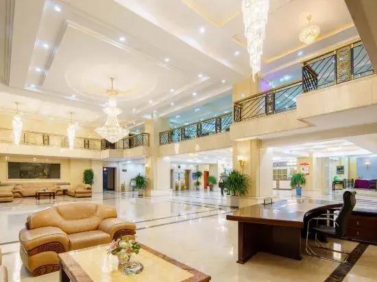 Mystic Lake Grand Hotel