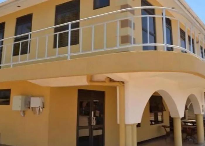 Strikers Hotel