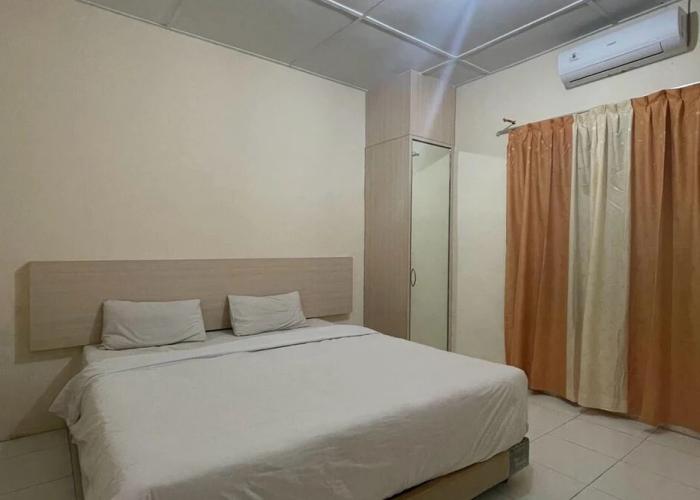 OYO 93502 Homestay Pakmuklis Syariah 2 Near Taman Mini Lhokseumawe