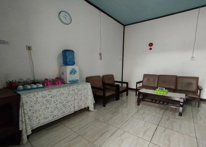 OYO 93520 Wisma Haji BunbunNearYani Heahlerr