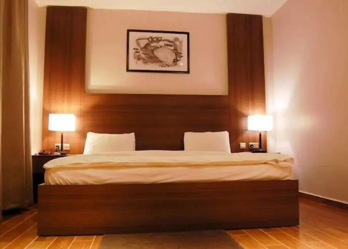 Continental Hotel by R&K Suites