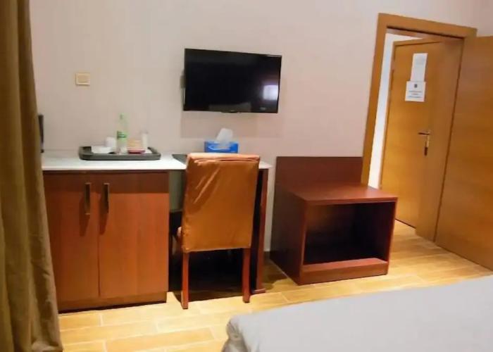 Continental Hotel by R&K Suites