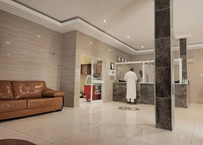 Continental Hotel by R&K Suites