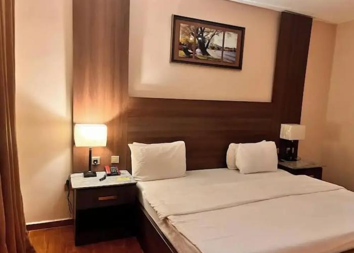 Continental Hotel by R&K Suites