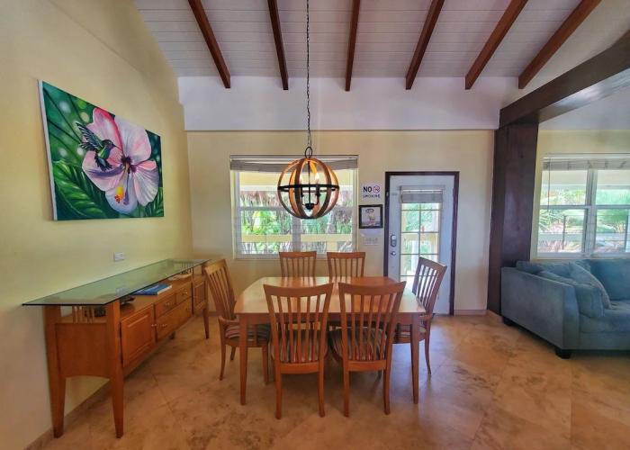 Lucky Duck Villa - Private Beach Escape