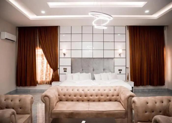 Crispan Suites And Event Center
