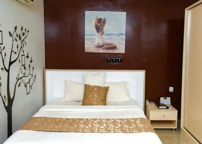 The Point Hotel and Suites
