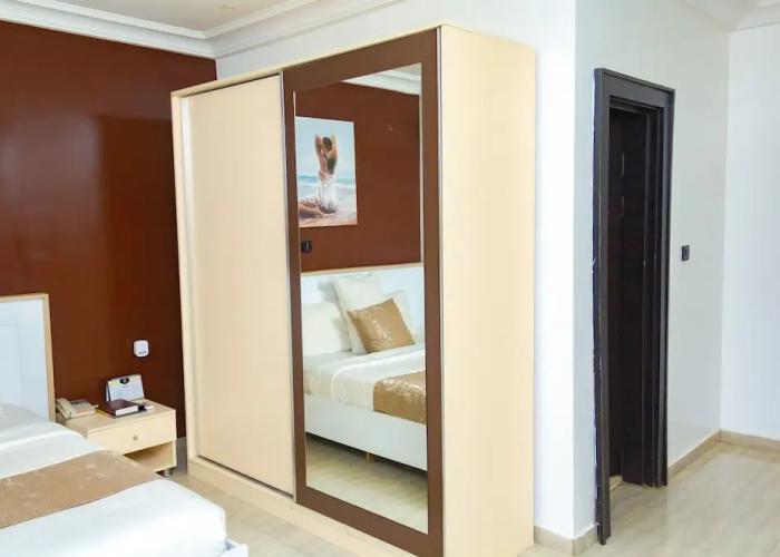 The Point Hotel and Suites