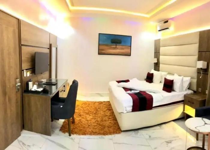 Elegant Guest House-WAF Jos