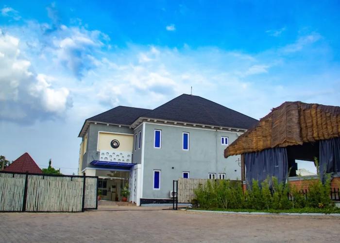 Shartell Villa Jos