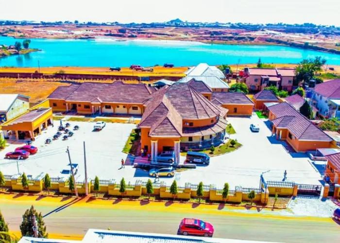 MNS Resort Rayfied