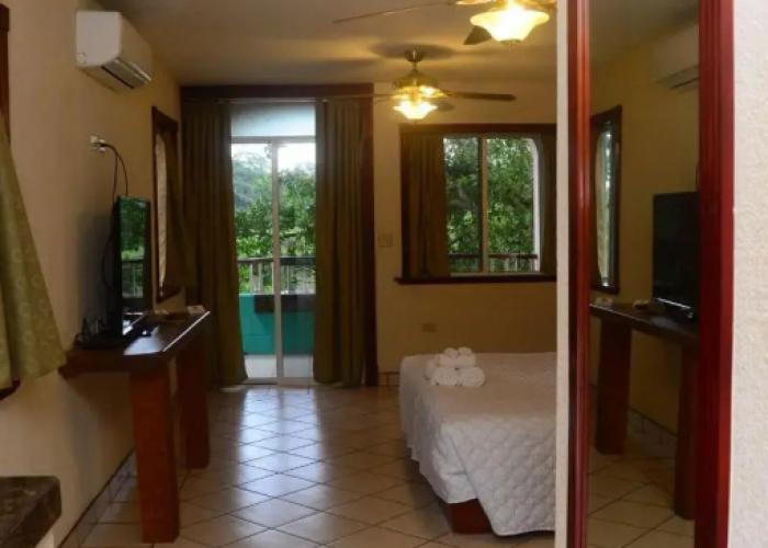 Lamanai Landings Hotel and Marina
