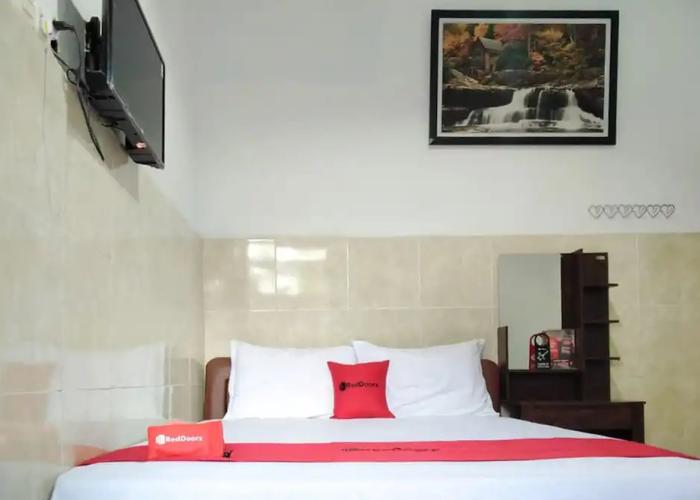 RedDoorz @ Hotel Surabaya Sumenep
