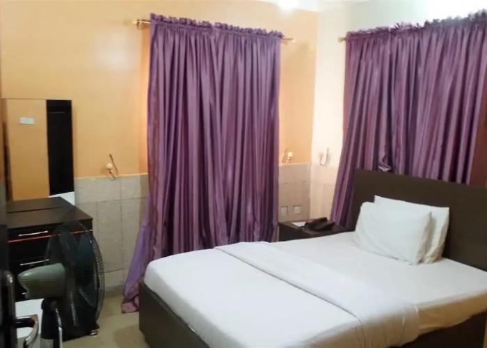 Orange Groove Hotel
