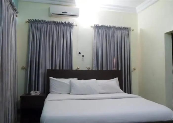 Orange Groove Hotel
