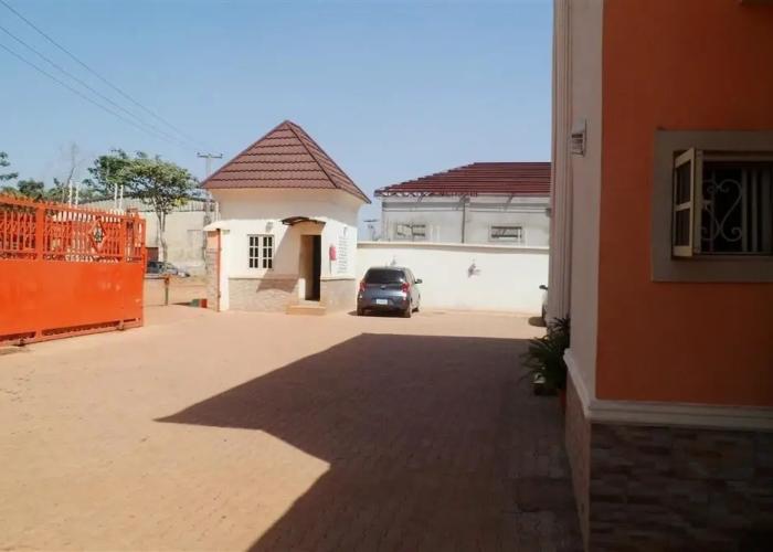 Orange Groove Hotel