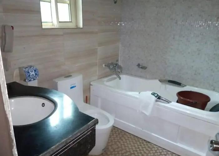 Trophy Hotel LTD