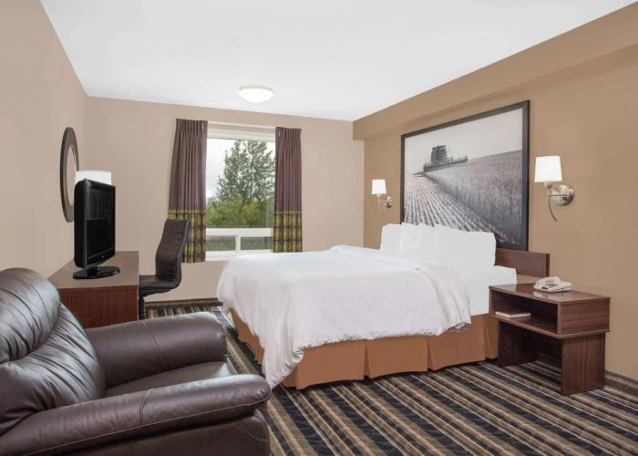 Super 8 by Wyndham Brandon MB