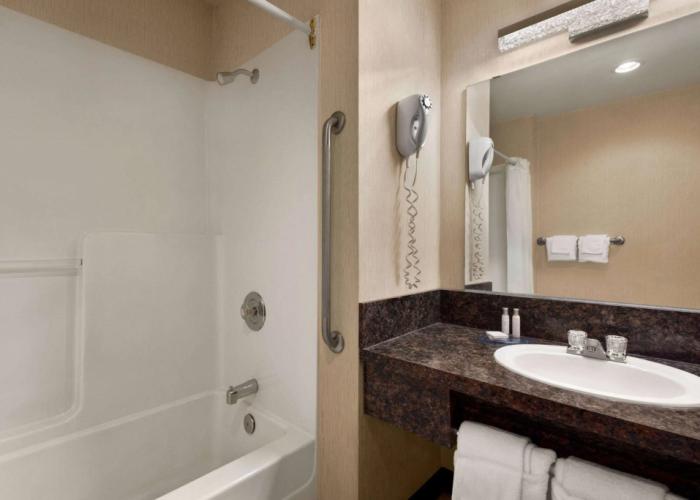Travelodge by Wyndham Brandon