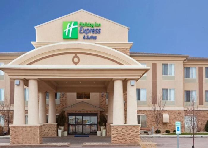 Holiday Inn Express & Suites Brandon by IHG