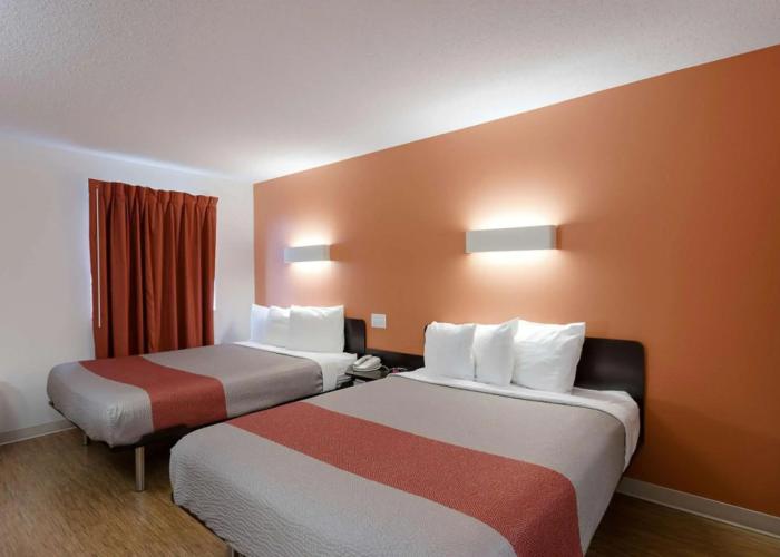 Motel 6 Brandon, MB