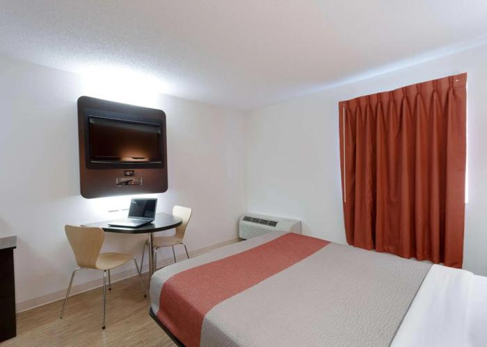 Motel 6 Brandon, MB