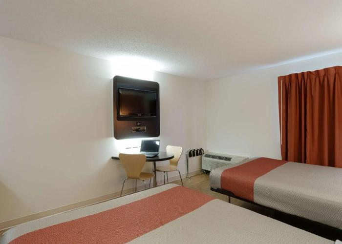 Motel 6 Brandon, MB