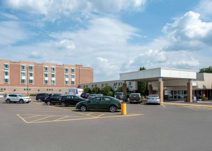 Clarion Hotel & Suites