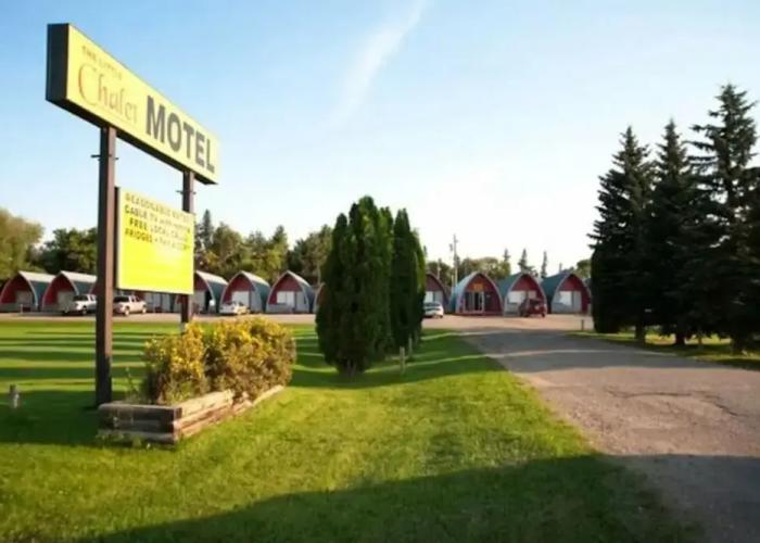 The little chalet motel