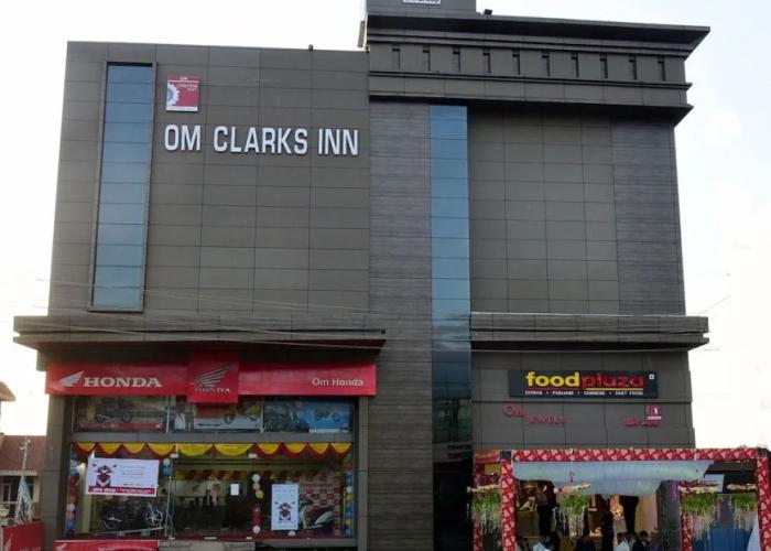 Om Clarks Inn Raebareli