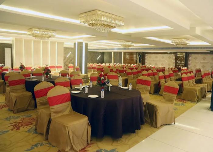 Om Clarks Inn Raebareli