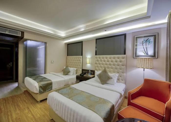 Om Clarks Inn Raebareli