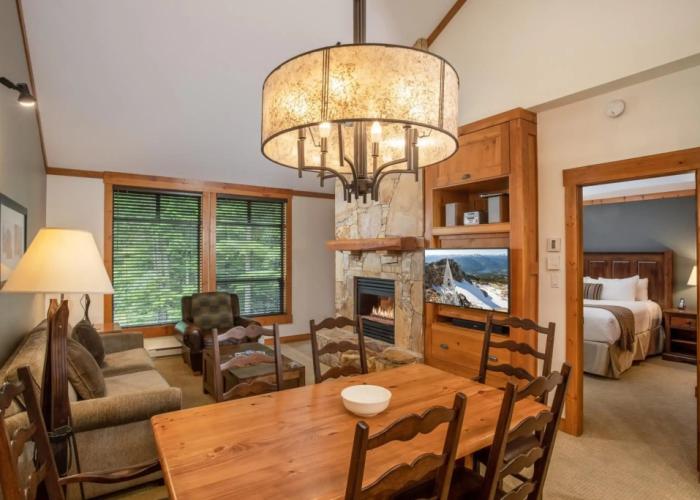 First Tracks Lodge