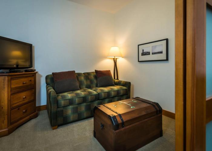 First Tracks Lodge