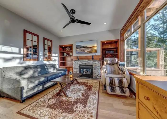 Creekside 2 Bedroom With Incredible Mountain Views
