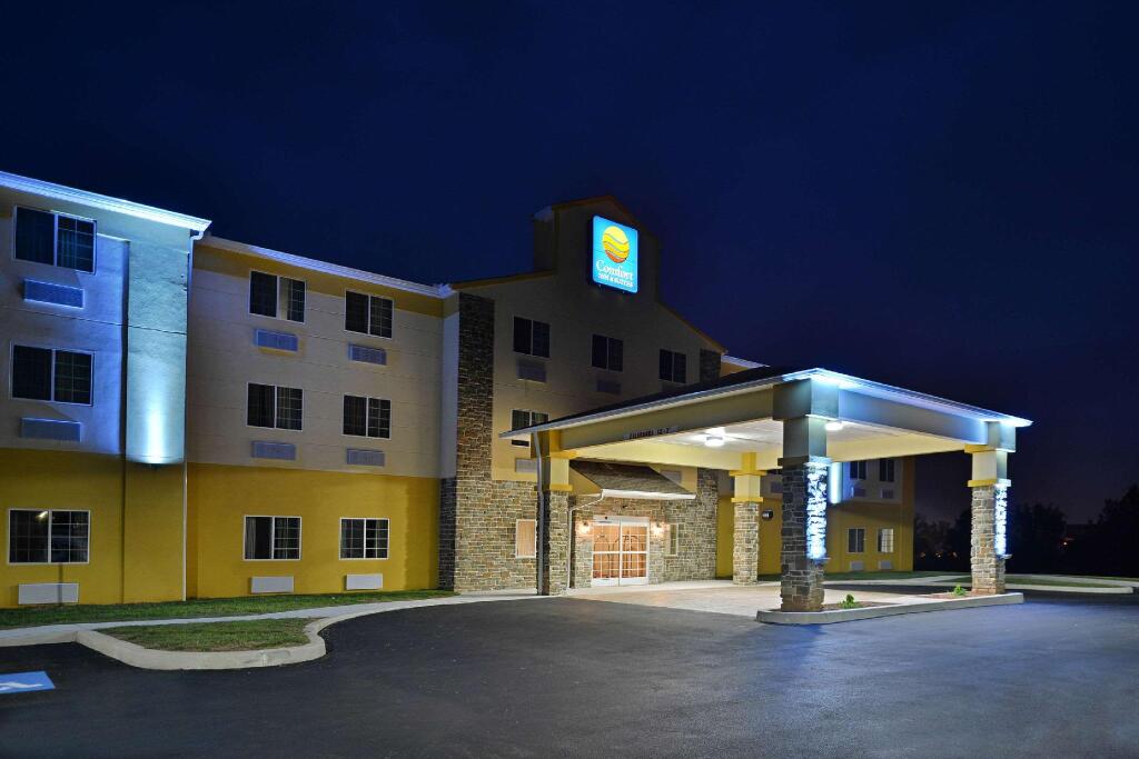 Days Inn & Suites by Wyndham Manheim Lebanon
