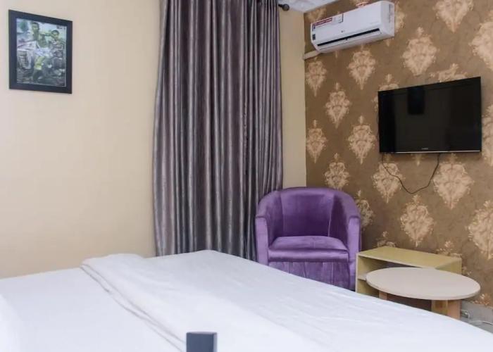 Carlisle Hotel