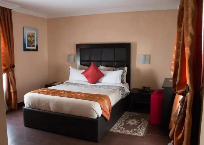 Carlisle Hotel